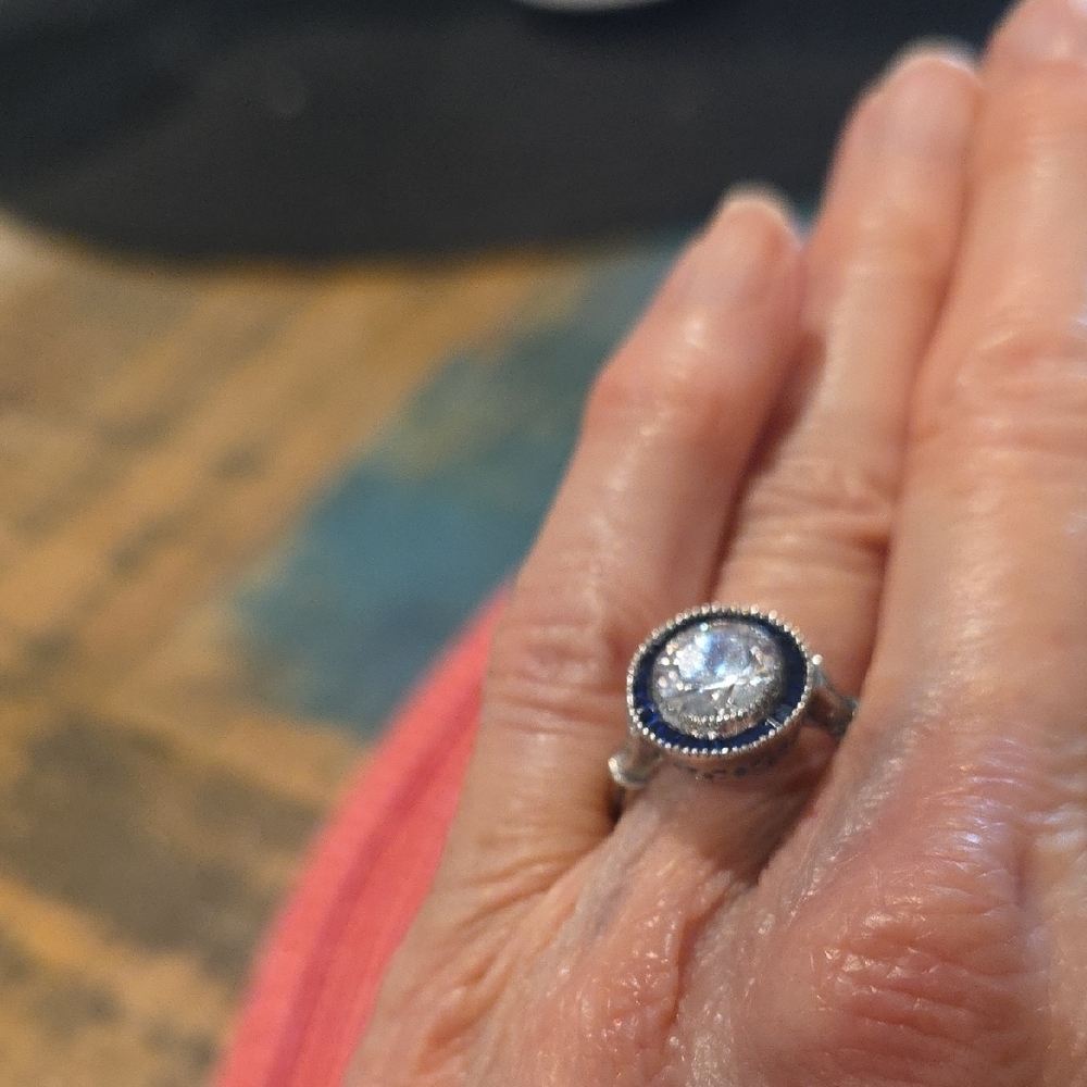 Elegant Silver Ring‎ with Blue Highlights